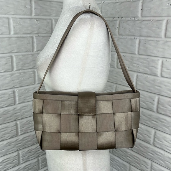 HARVEYS The Original Seatbelt Bag Baguette Shoulder Purse in Pearl